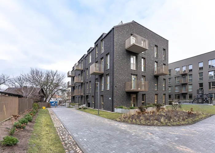 Brand New White Lotus 3 By Reside Baltic * ヴィリニュス